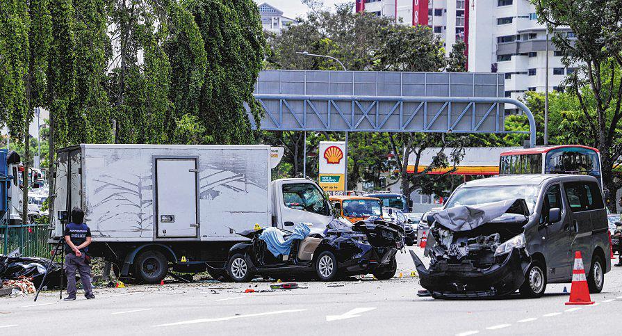 Jail for lorry driver who looked at phone while driving, causing fatal crash