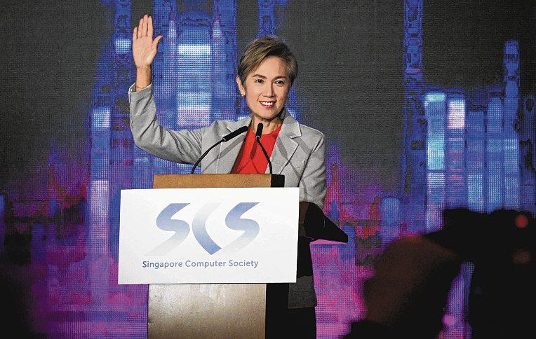S'poreans Urged to Become 'Fluent' in AI to Thrive in the Digital Economy