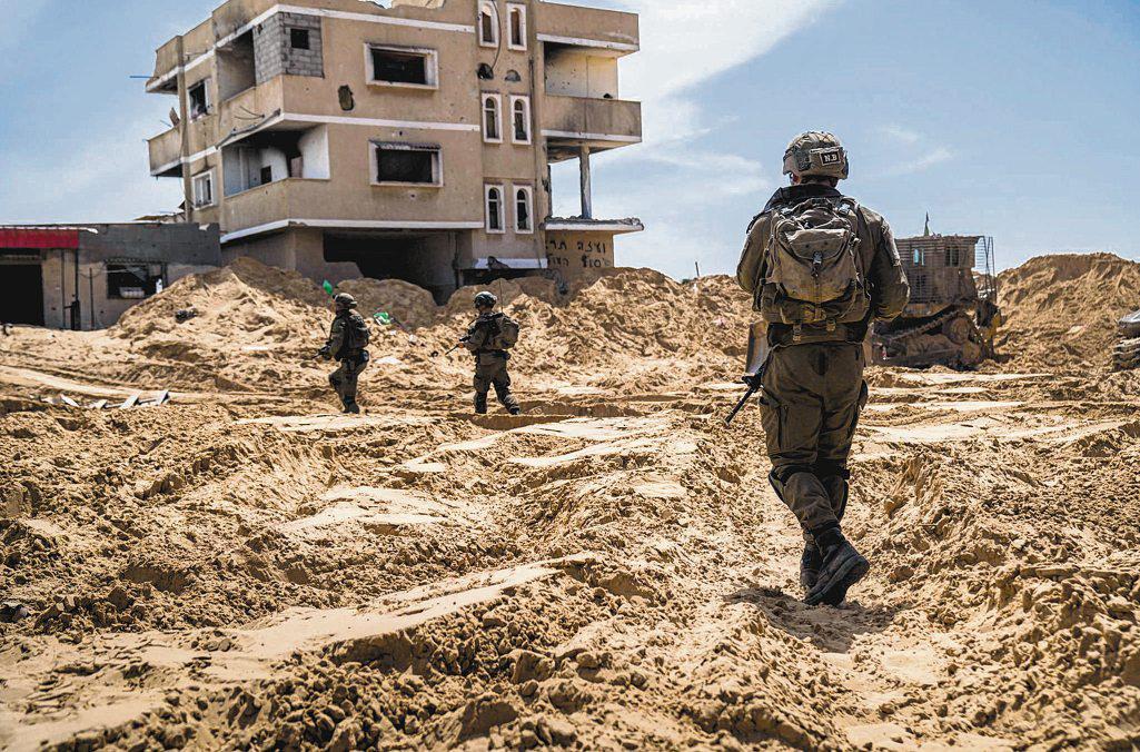 Exhausted soldiers complicate Israel's plans for Gaza assault