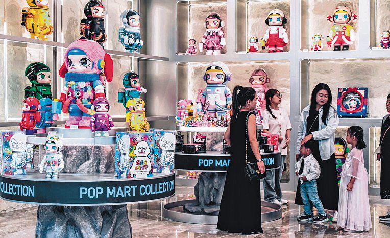 Why You Should Ask Teens for Tips on Shopping and Investing