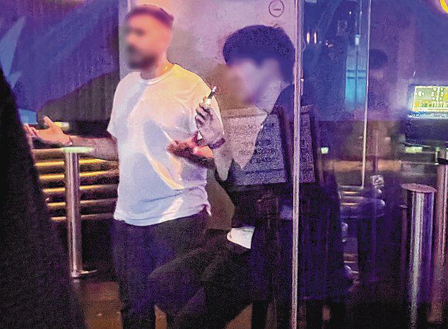 Clubgoers Continue to Vape Despite Tight Security and News of Tougher Penalties