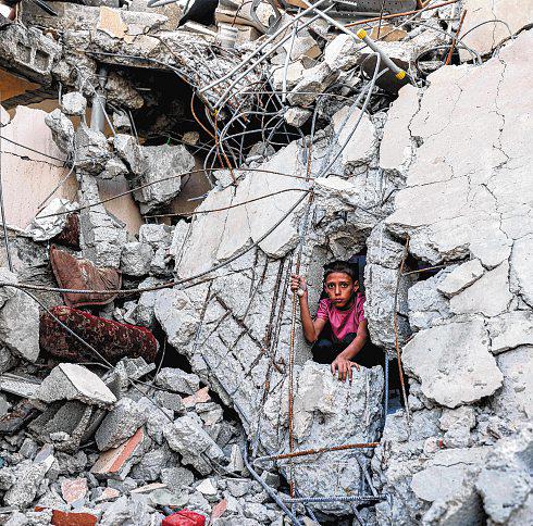 Israel pounds outskirts of Gaza City as military operations intensify