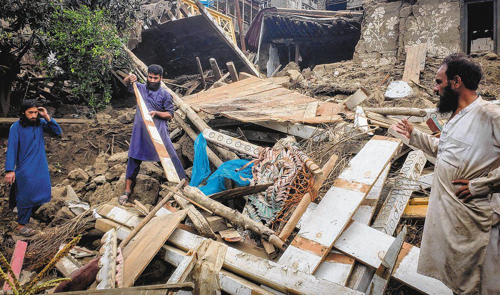 Quake Kills 800 in Afghanistan; Taliban Calls for International Aid