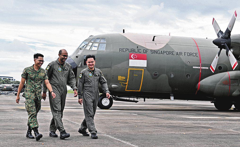 SAF personnel brave unfamiliar territory, conflict risk to airdrop aid in war-torn Gaza
