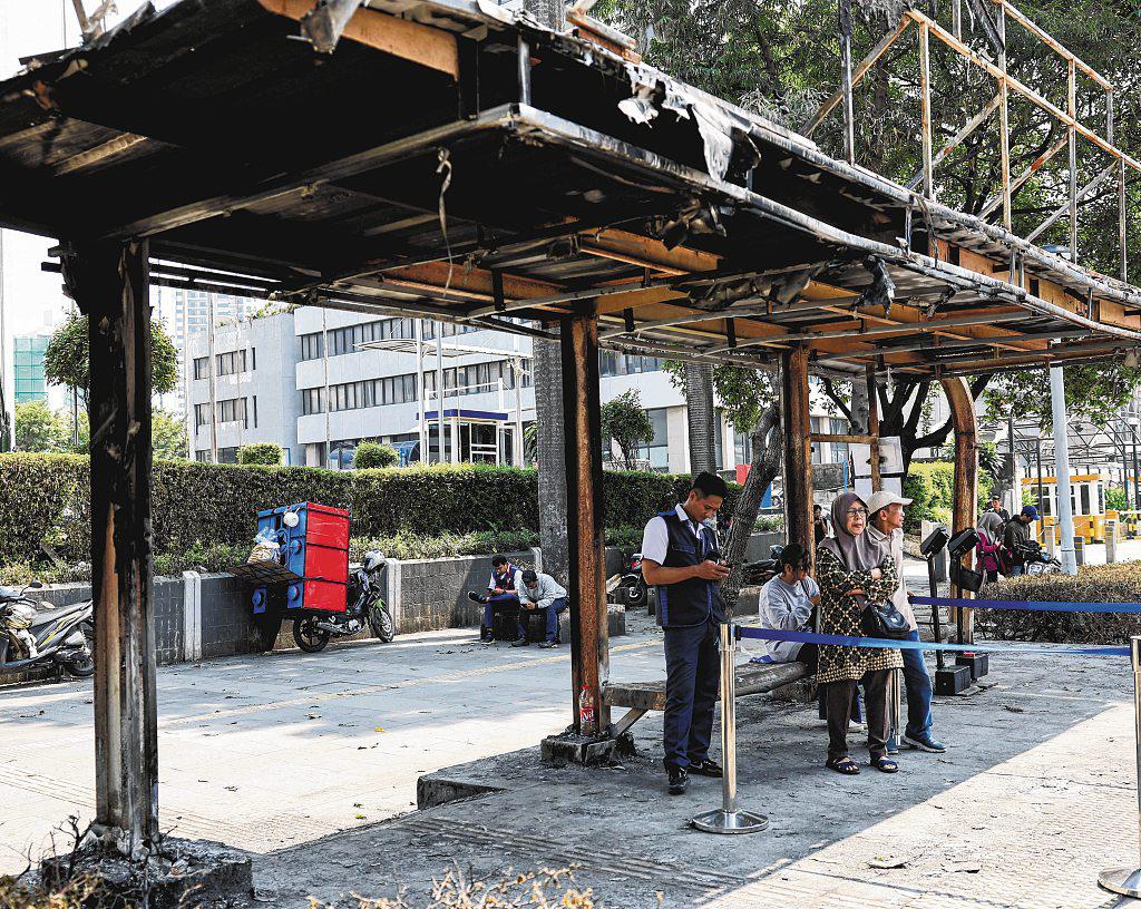 Indonesian gig workers get show of support from region after deadly riots