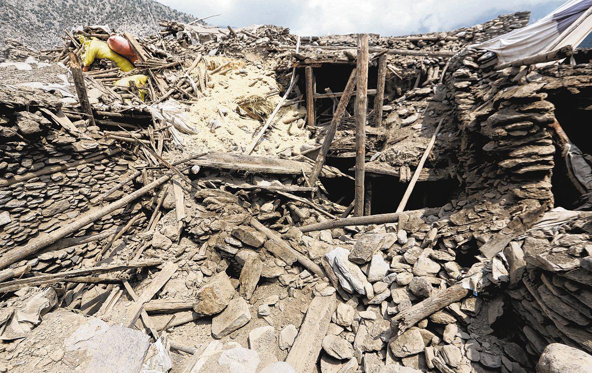 Fresh quake hits Afghanistan as death toll passes 1,400