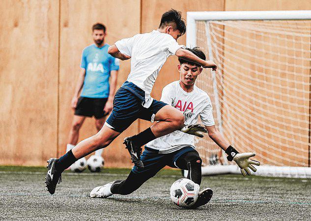 Young Tottenham visitors spurred by starry surprise