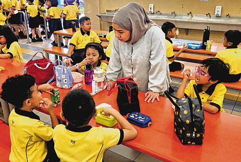 Parents understand need for pre-packed meals, but some lament loss of 'canteen experiences'