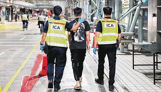 1,500 vapes and related components seized at checkpoints in first four days of September