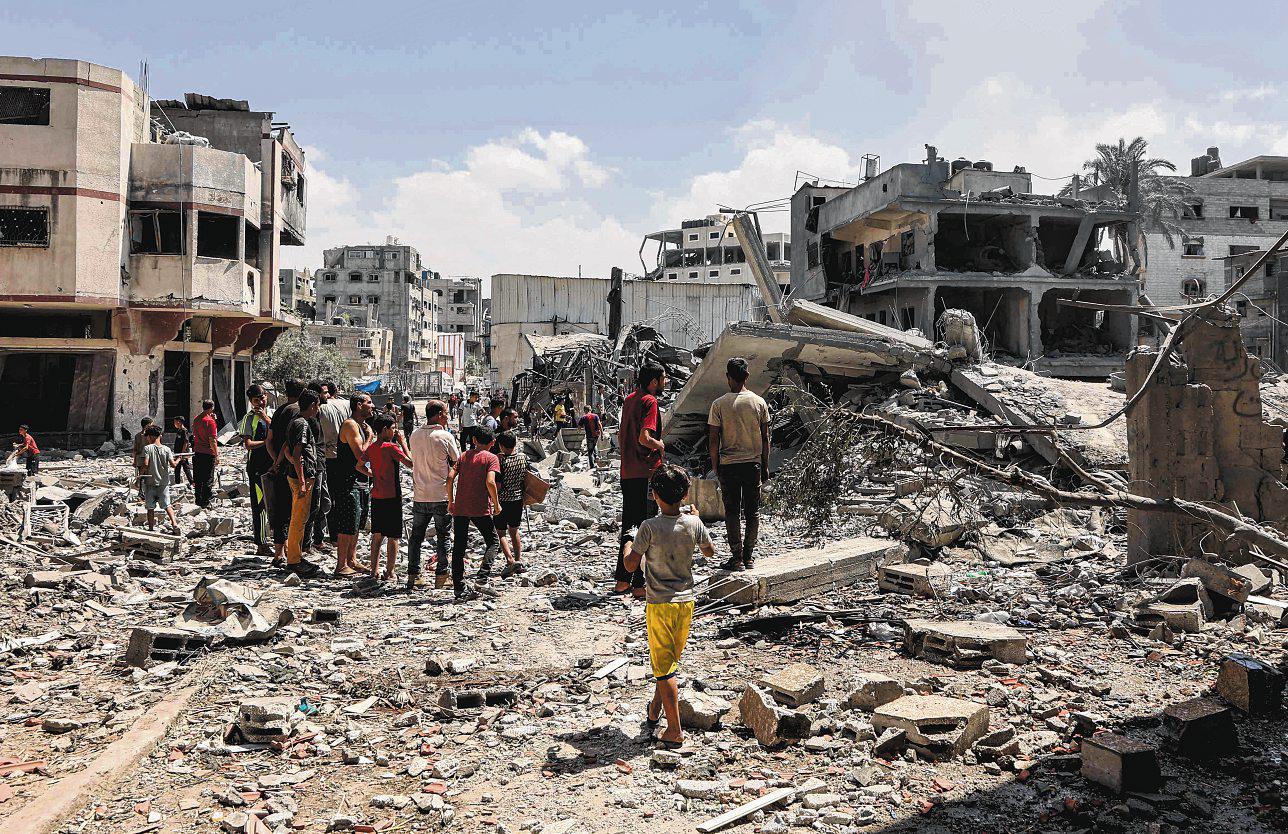 Israel Urges Hamas to Surrender as Military Pounds Urban Center in Gaza