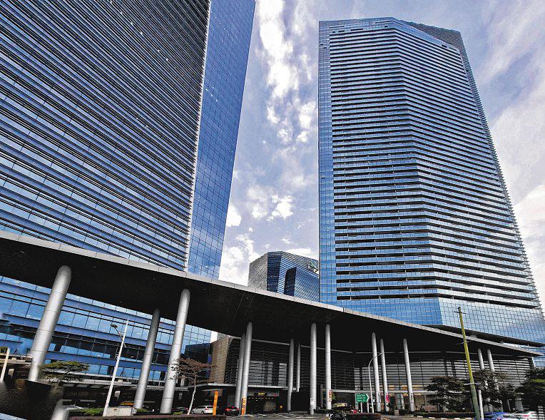 Small condo units see steady demand but are harder to resell, data shows
