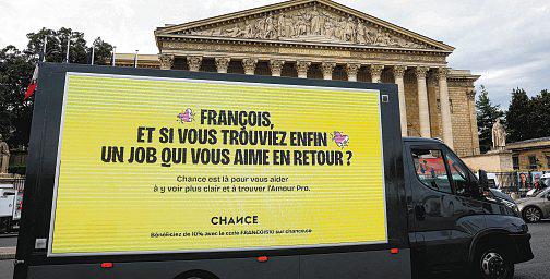 France Faces More Turmoil With Govt on the Brink Ahead of Confidence Vote