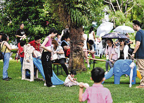 Big families with young kids to start receiving $1,000 credits