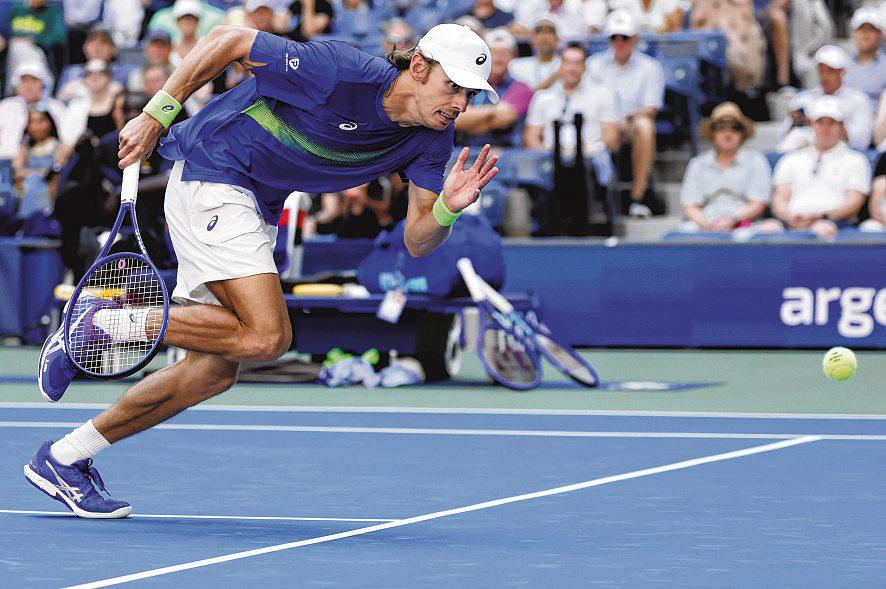 De Minaur's ultimate goal to lift Davis Cup
