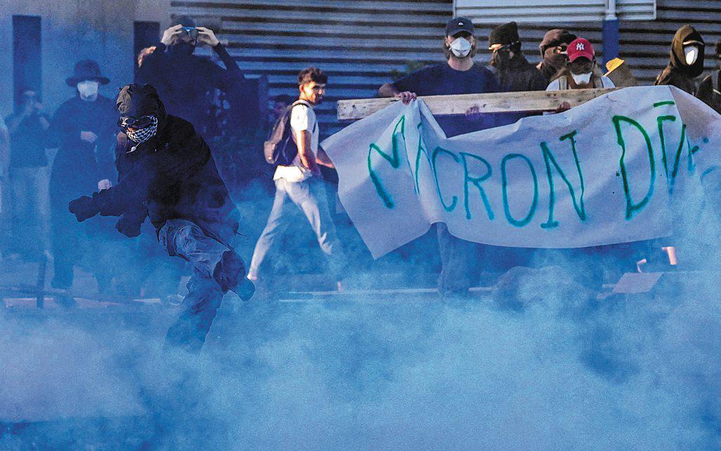 Protesters out to 'Block Everything' in France; scores held