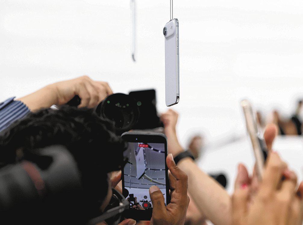 Slim iPhone Air could be a design win for Apple, analysts say