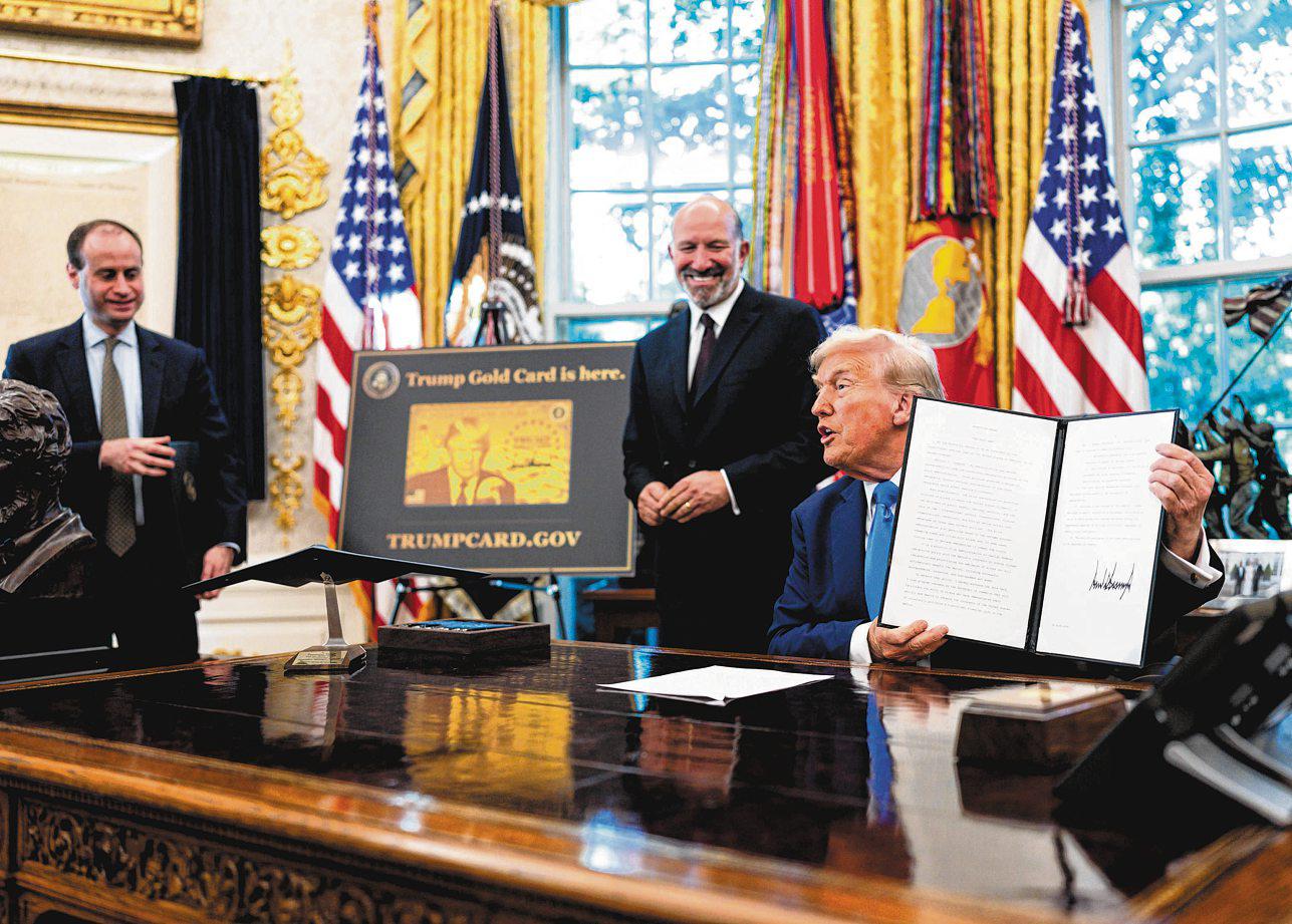 Trump’s US$I00k visa fee causes confusion and chaos