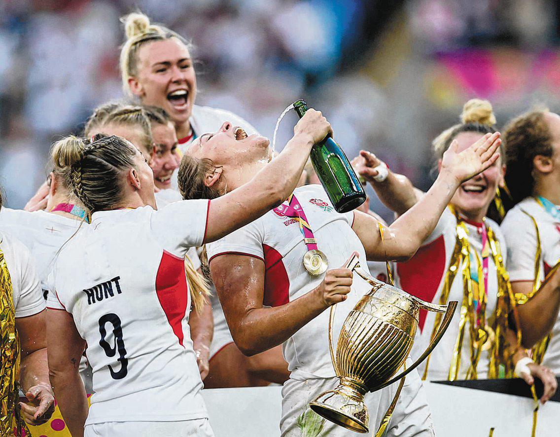 RED ROSES ARE 'GREATEST TEAM'