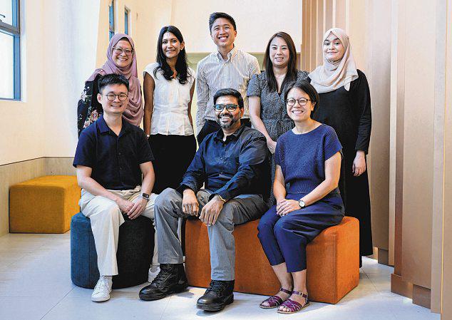 8 teachers lauded for helping to instil a love of the English language in students