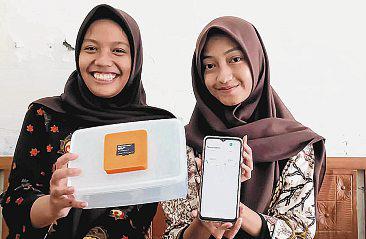 Students in Central Java develop smart lunch box