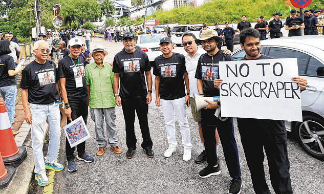 Protest in 'Beverly Hills of Malaysia' sparks anti-elitist backlash online