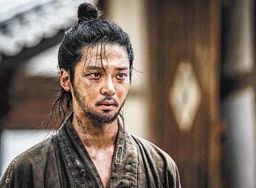 Actor Rowoon breaks the mould in The Murky Stream