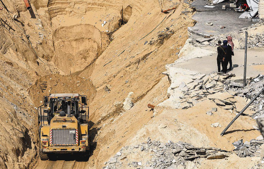 Families of missing Israeli hostages demand pause in Gaza truce plan