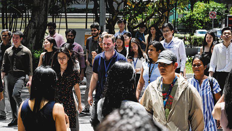 Accommodate China's rise, keep Asia open and stay grounded on immigration: SM Lee