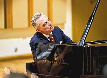 French pianist Michel Dalberto plays with passion and purpose