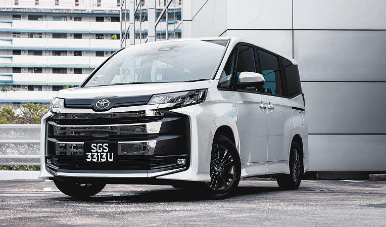 Toyota Noah arrives after flood of demand