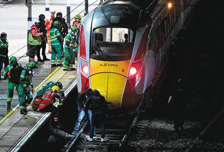 British police rule out terrorism after knife attack on train leaves Il injured