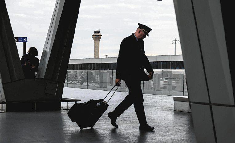 Trump blasts Democrats as US govt shutdown becomes longest ever