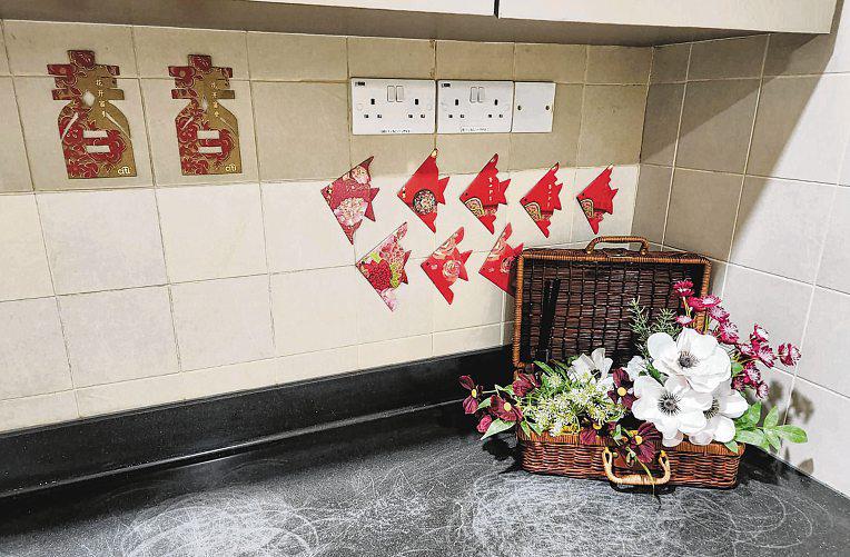 The office cleaning lady who turns waste into works of art