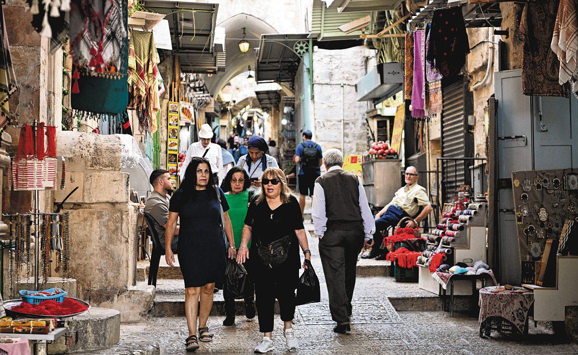 As ceasefire takes hold, ordinary life goes on in Israel and the Palestinian Territories