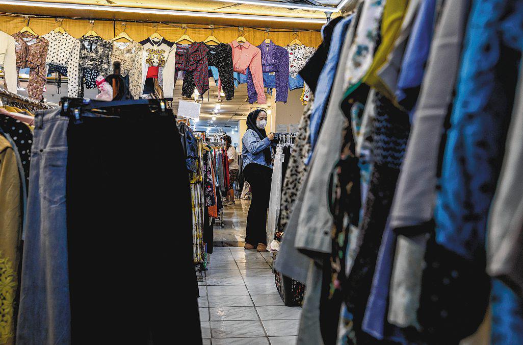 Jakarta to e-commerce firms: Stop selling imported used clothes