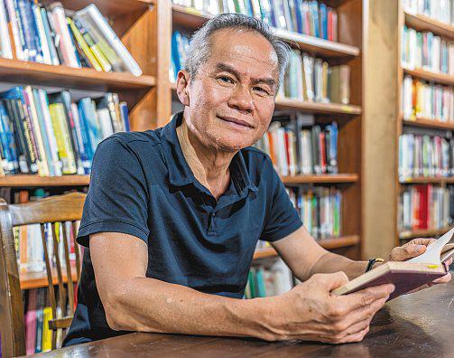 Reading is a mental exercise for HK director Tang Shu-wing