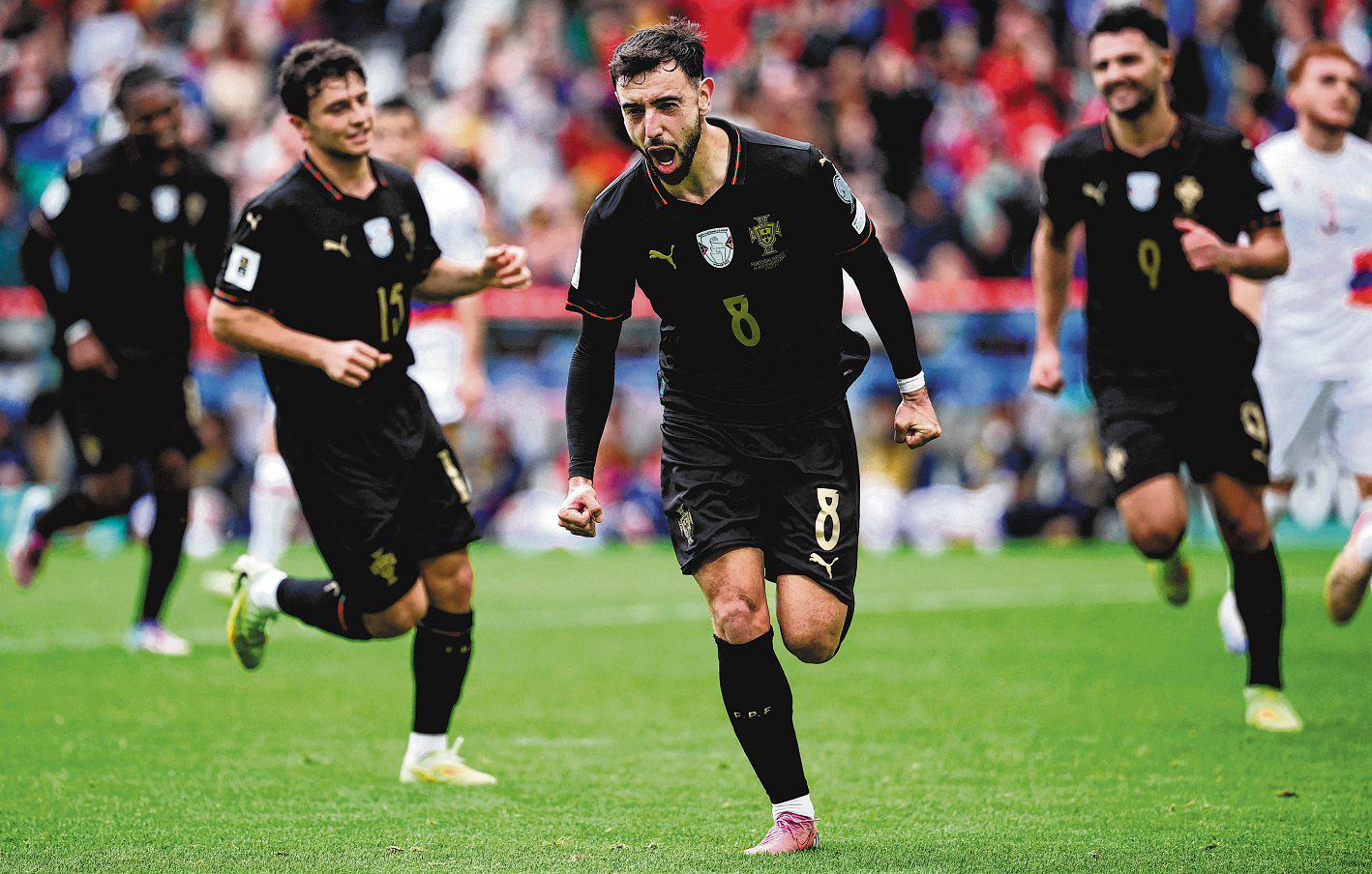 PORTUGAL BOOK WORLD CUP SPOT