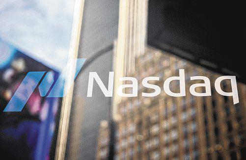 Data 'fog' pushing investors to the exits as AI stock valuation fears flare