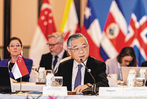 Malaysia, Paraguay join new trade grouping at Singapore meeting