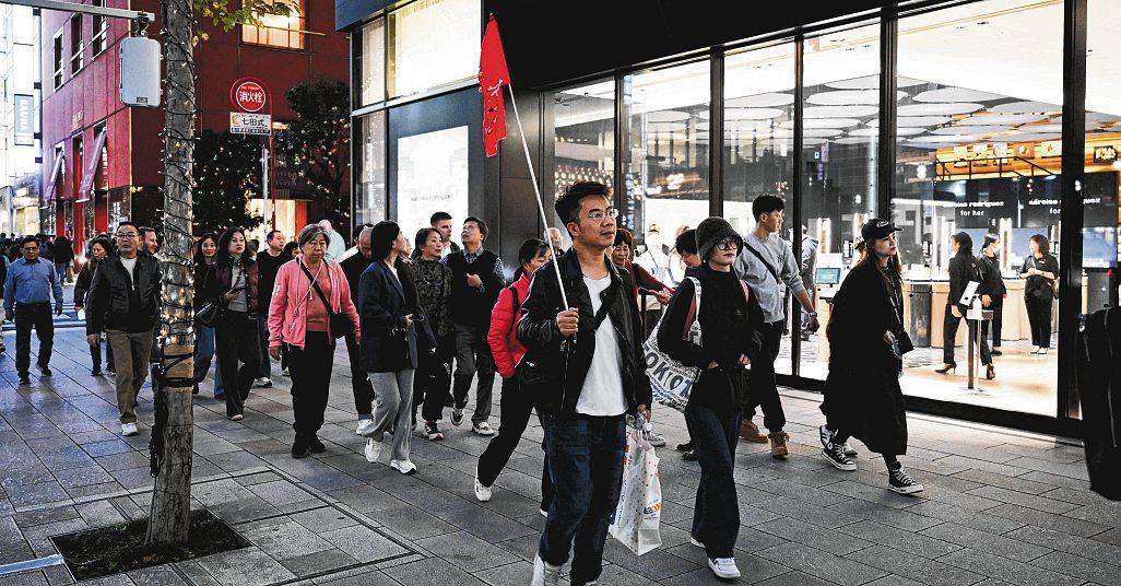 Some Chinese tourists call off trips to Japan amid spat
