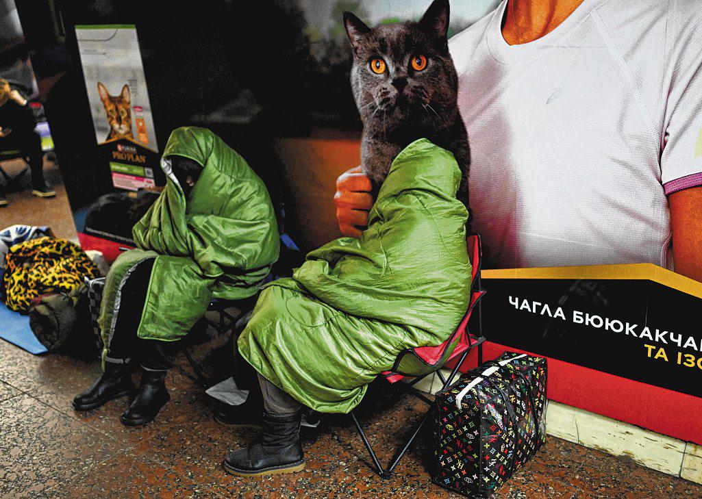 US, Russia hold peace talks in UAE as missiles pound Kyiv