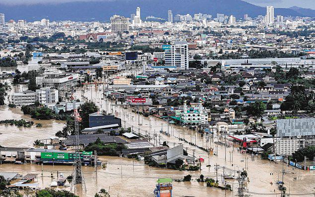 EYES ON FLOODS IN HAT YAI