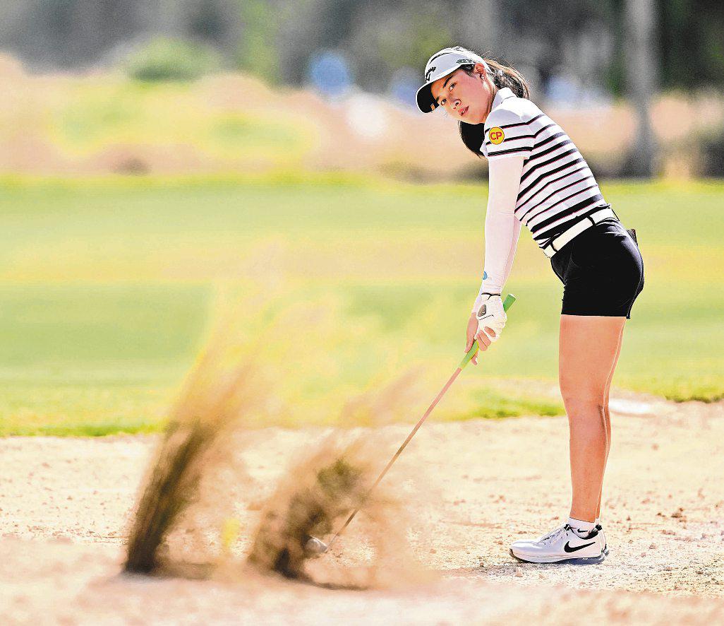 FROM FIGHTING COLDS TO HOTTEST GOLFER