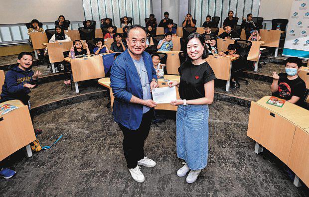 Tokio Marine gives $l0k to ST fund, holds financial literacy workshop for beneficiaries