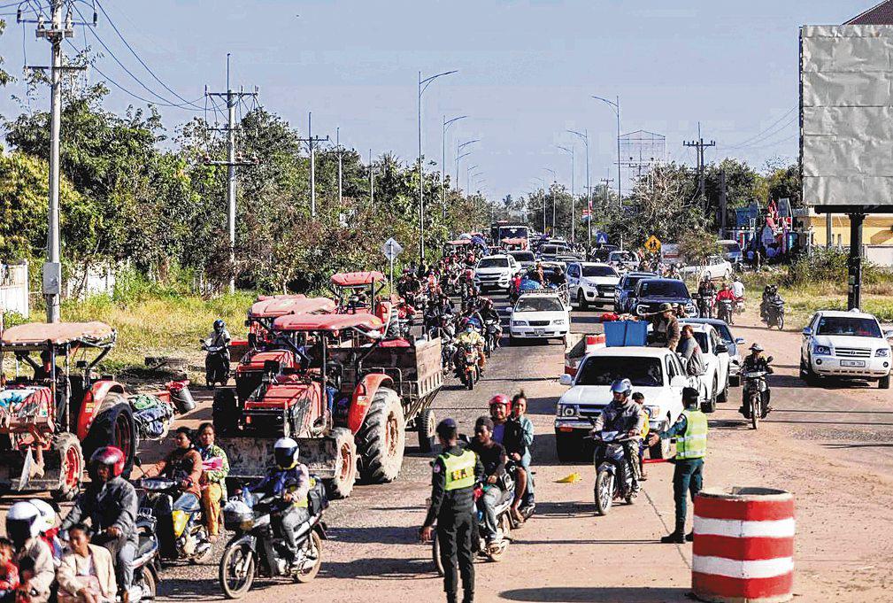 Thai air strikes on Cambodia leave peace accord near collapse