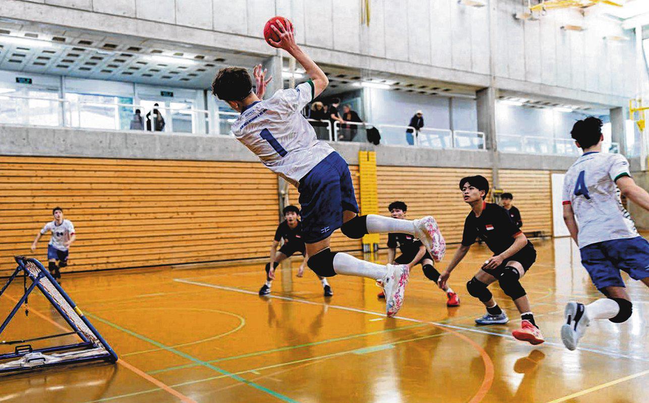 TCHOUKBALL ON RIGHT PATH