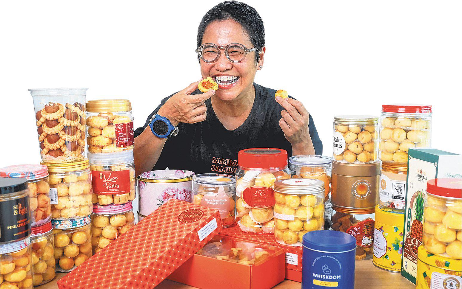 PINEAPPLE TART SHOWDOWN