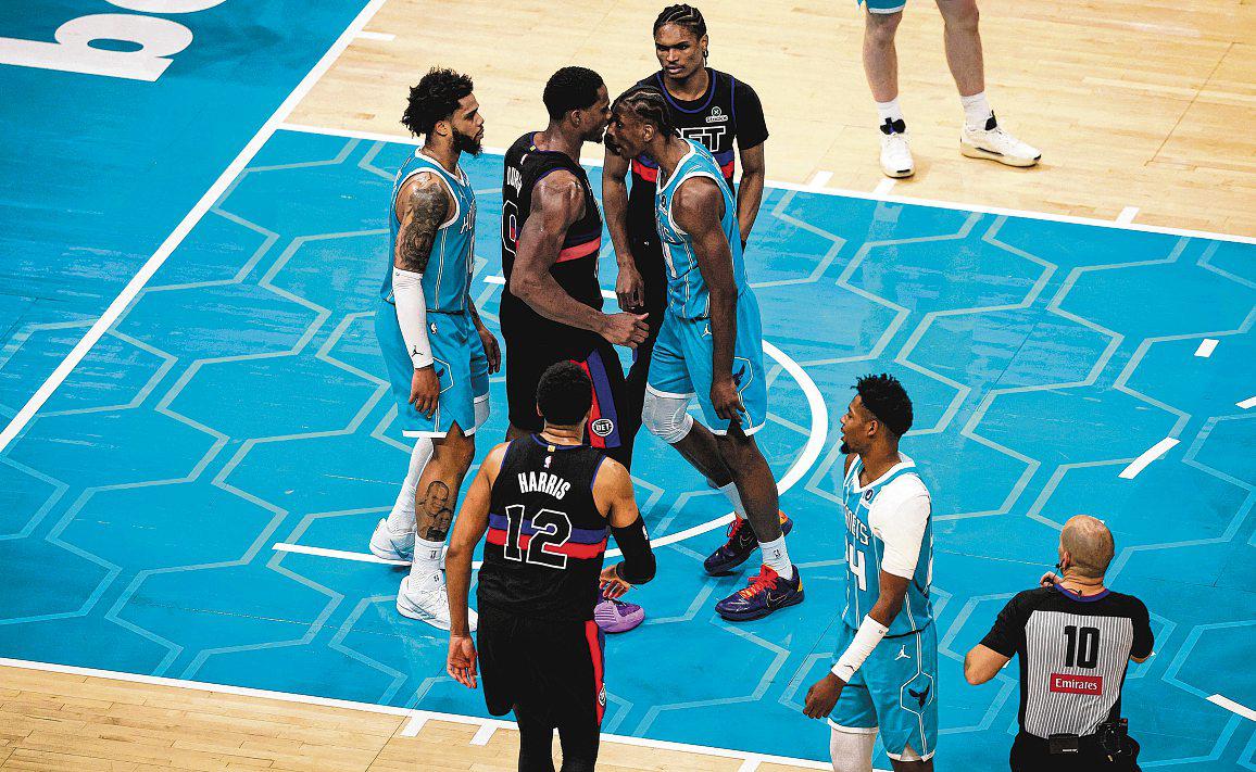 Pistons' win takes sting out of brawl with Hornets