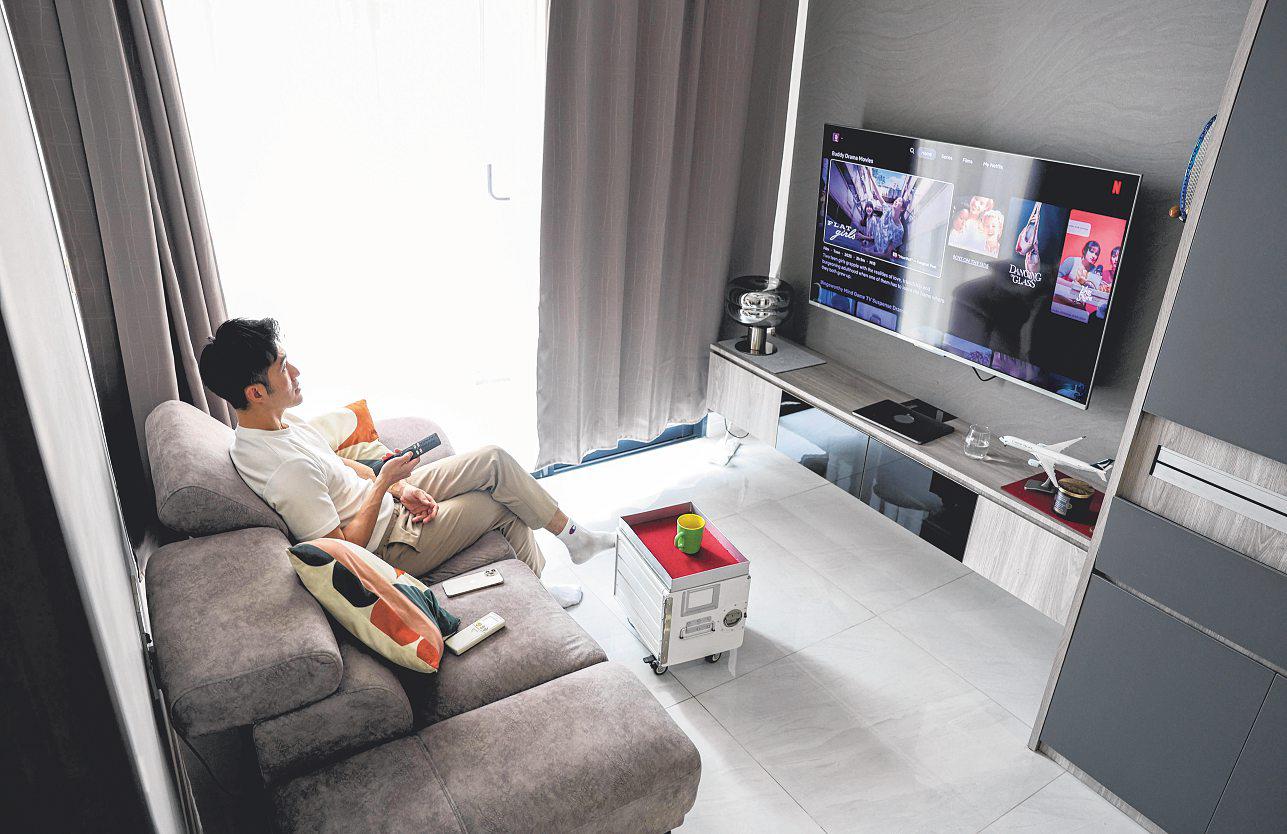 SINGAPORE'S SHRINKING HOMES