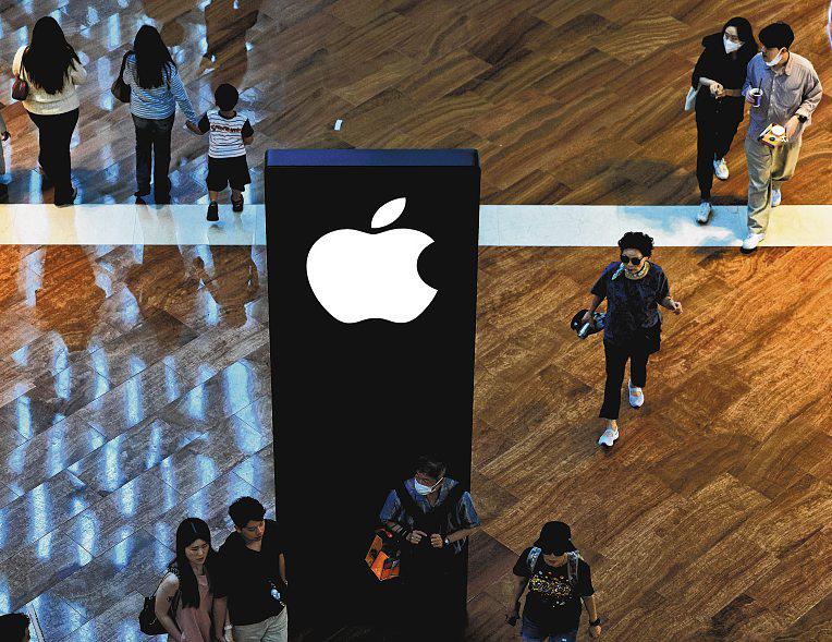 Apple to block underage users in S'pore from downloading apps rated 18+